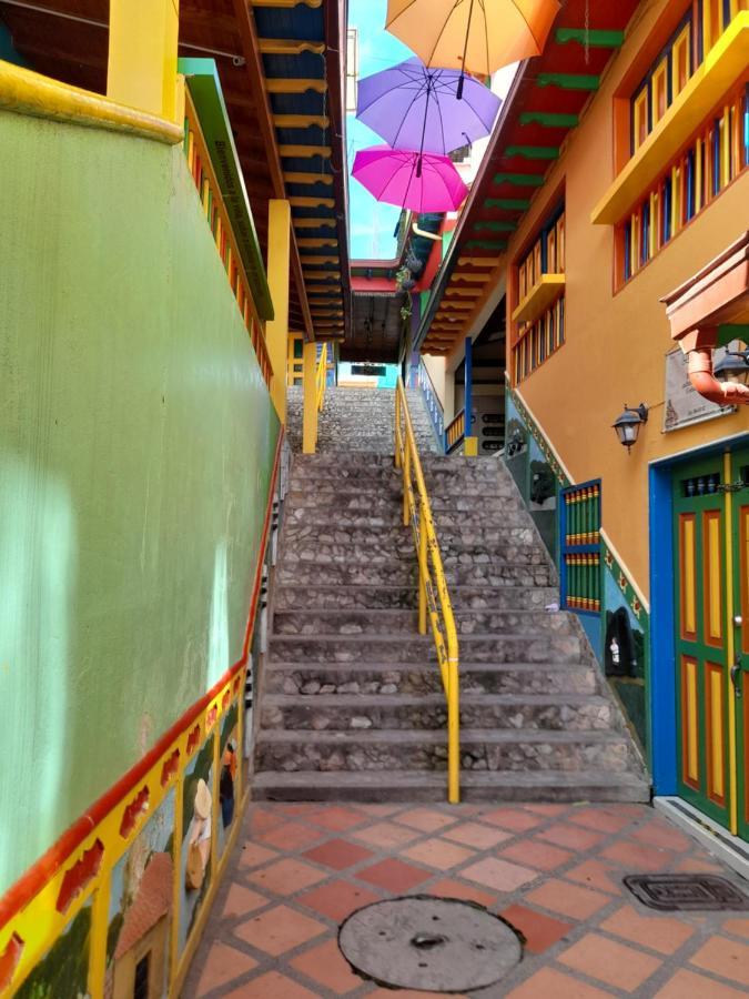 El Paraiso Paisa 5 Minutos Del Malecon Parqueadero Privado A Guatapé Dış mekan fotoğraf