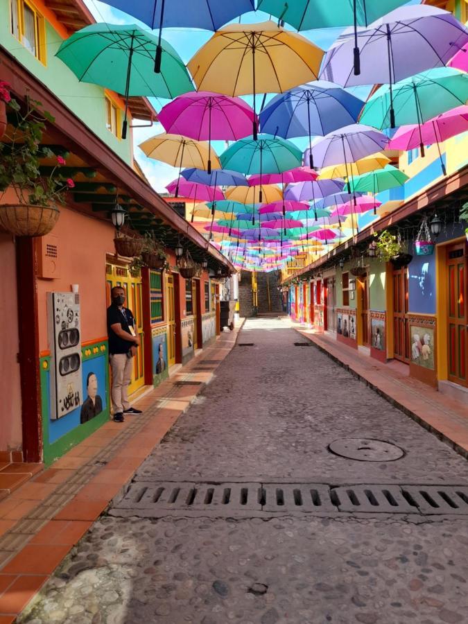 El Paraiso Paisa 5 Minutos Del Malecon Parqueadero Privado A Guatapé Dış mekan fotoğraf